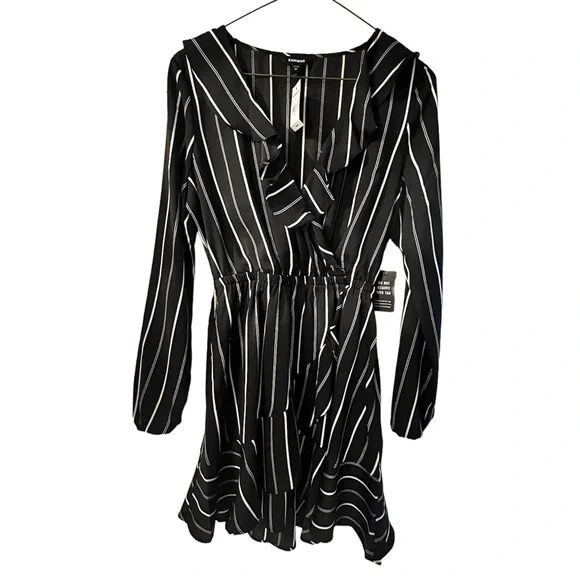 Express | Dresses | Black Dress W Whitegray Vertical Lines Design Never Worn In Great Condition | Poshmark Express | Dresses | Black Dress W Whitegray Vertical Lines Design Never Worn In Great Condition | Poshmark